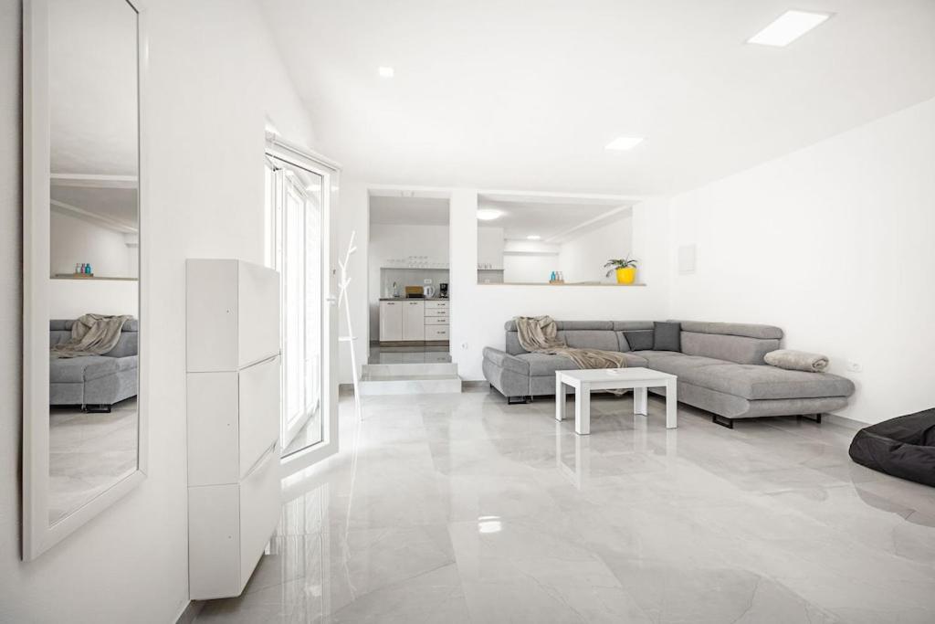 Apartment Olive Garden Near Pula 3 Km From Center And Only 4 Km From The Beach For 4 Persons Buitenkant foto