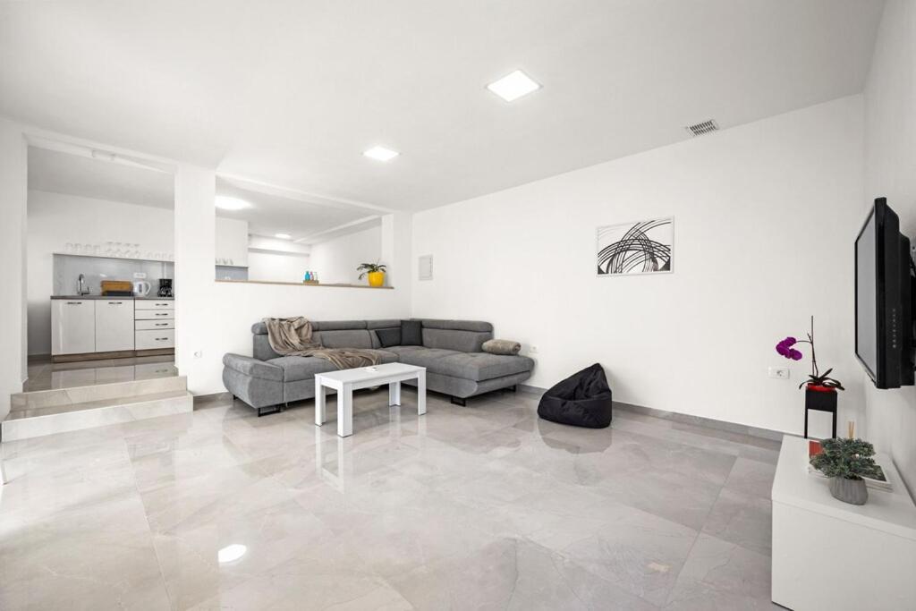 Apartment Olive Garden Near Pula 3 Km From Center And Only 4 Km From The Beach For 4 Persons Buitenkant foto