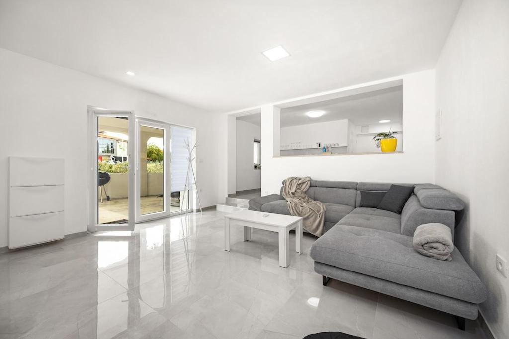 Apartment Olive Garden Near Pula 3 Km From Center And Only 4 Km From The Beach For 4 Persons Buitenkant foto