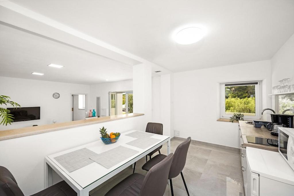 Apartment Olive Garden Near Pula 3 Km From Center And Only 4 Km From The Beach For 4 Persons Buitenkant foto