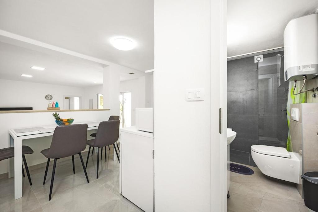 Apartment Olive Garden Near Pula 3 Km From Center And Only 4 Km From The Beach For 4 Persons Buitenkant foto