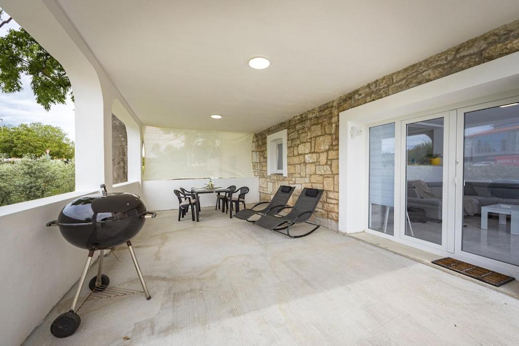 Apartment Olive Garden Near Pula 3 Km From Center And Only 4 Km From The Beach For 4 Persons Buitenkant foto